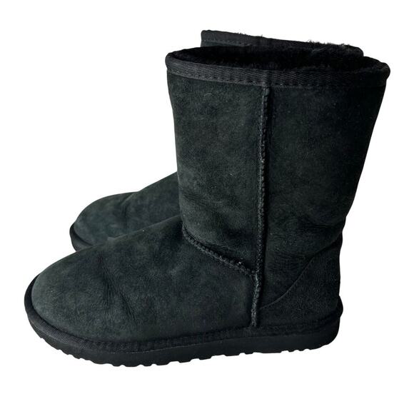 Ugg Classic II Short Sheepskin Boot Black Size 7 - Picture 4 of 7